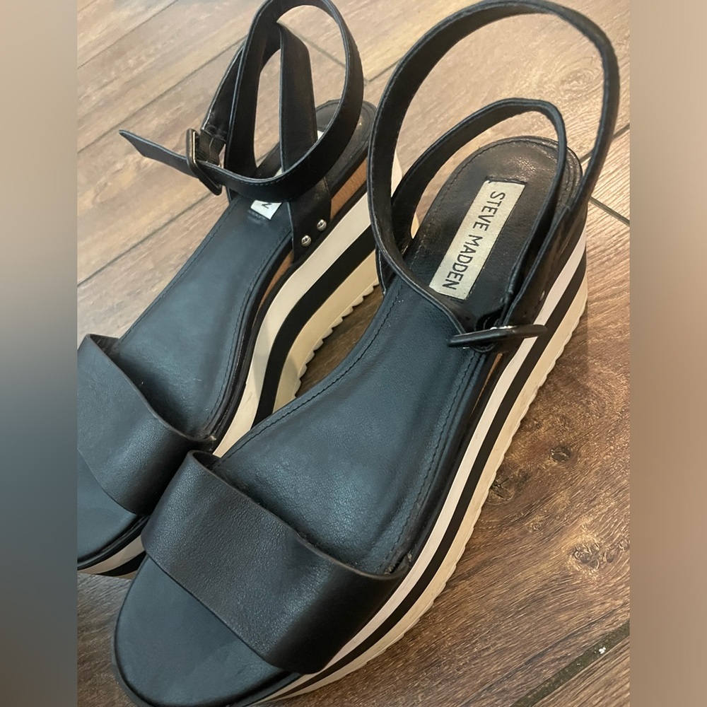 Steve Madden Women's Marco Flat Platform Sandal